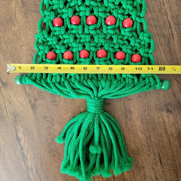 Macrame Christmas Tree Boho VTG Wall Hanging Green Red Holidays Winter Festive - Picture 7 of 7